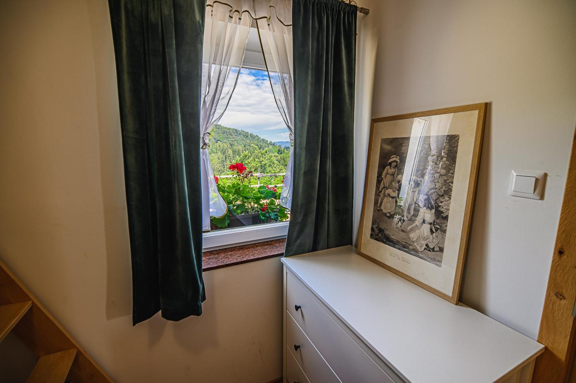 Eko Pony Ranch Ogrizek Apartment Podcetrtek Bilik gambar