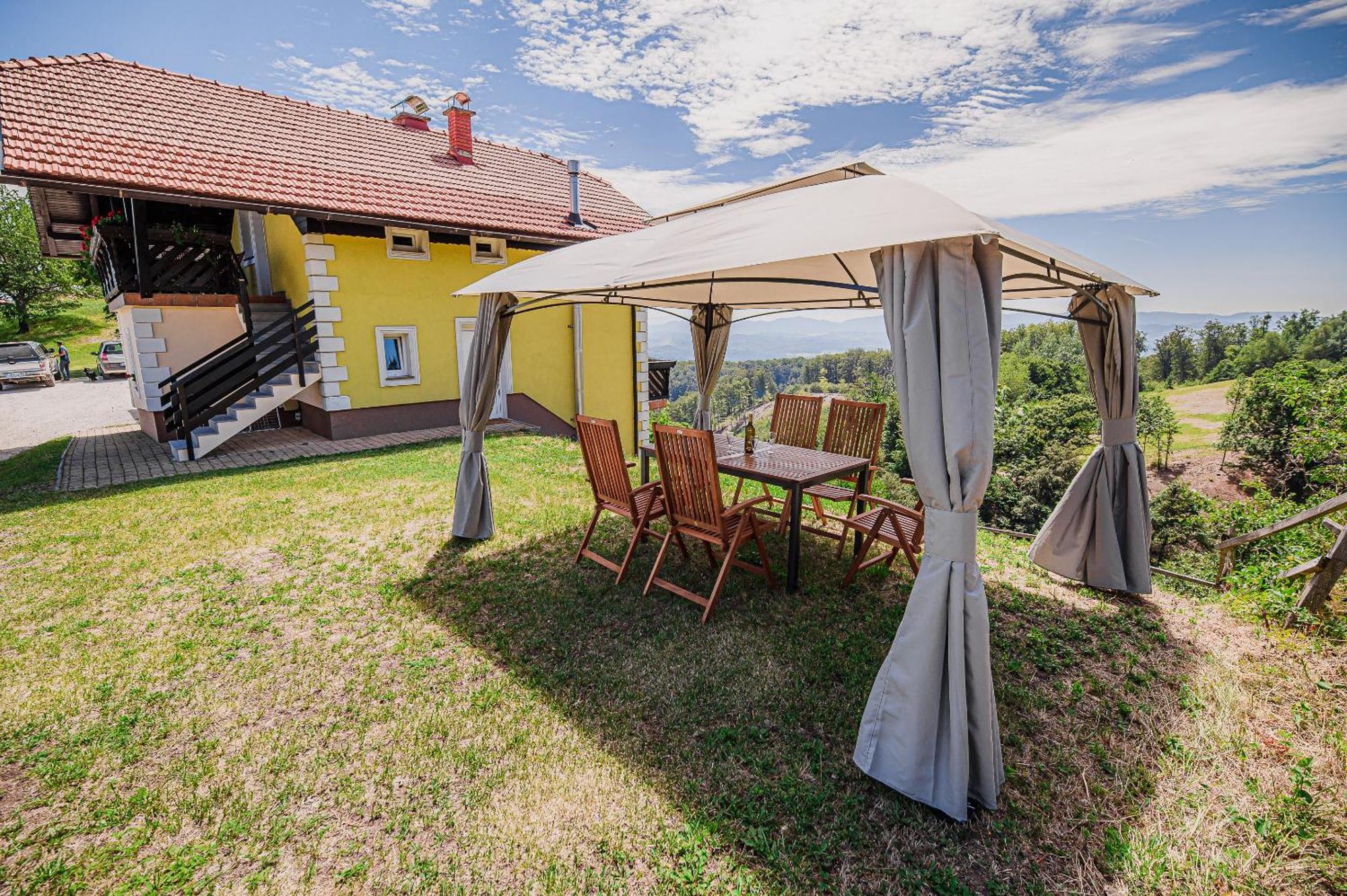 Eko Pony Ranch Ogrizek Apartment Podcetrtek Bilik gambar