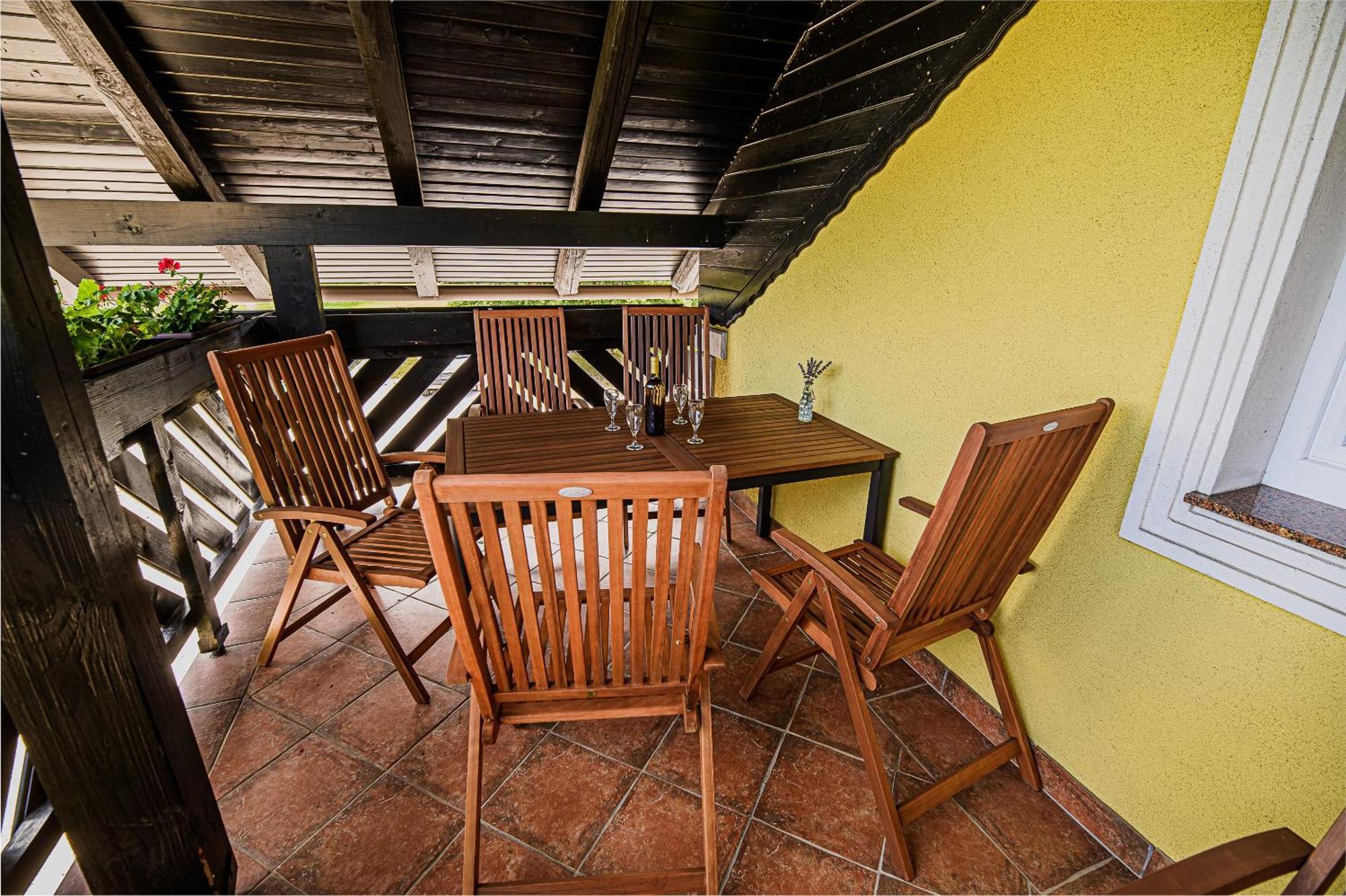 Eko Pony Ranch Ogrizek Apartment Podcetrtek Bilik gambar