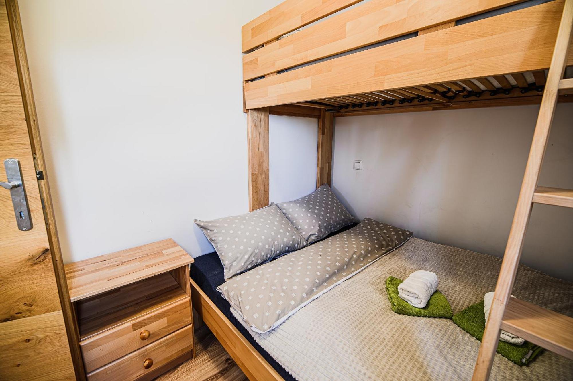 Eko Pony Ranch Ogrizek Apartment Podcetrtek Bilik gambar